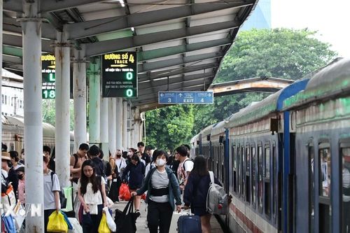 Ngành đường sắt vận chuyển gần 400.000 lượt hành khách dịp lễ