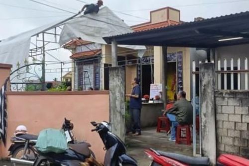 Án mạng trong đêm, con trai tấn công bố mẹ làm 1 người tử vong