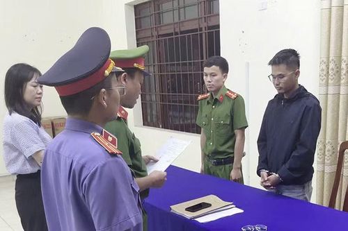 Bắt tạm giam lái xe trong vụ cháy ô tô ở cây xăng làm 2 người chết