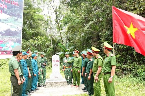 Giữ vững 'phên dậu' Tổ quốc từ cột mốc 678