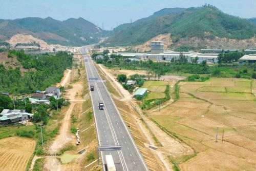 Thông xe cao tốc Bắc - Nam phía Đông qua địa bàn Gia Lai: Thuận lợi đi lại, đảm bảo an toàn