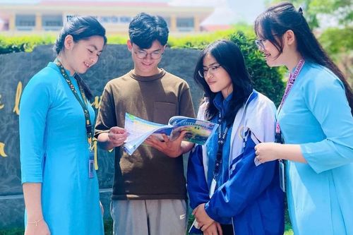 Gia Lai: Nhiều chính sách khuyến khích dành cho giáo viên, học sinh THPT, THPT chuyên