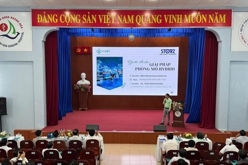 Gần 100 y, bác sĩ tham gia hội thảo về giải pháp phòng mổ thông minh