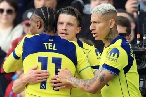 Tottenham hạ gục Aston Villa 2 - 1: 'Cú hích' De Zerbi và bước ngoặt trong cuộc đua trụ hạng