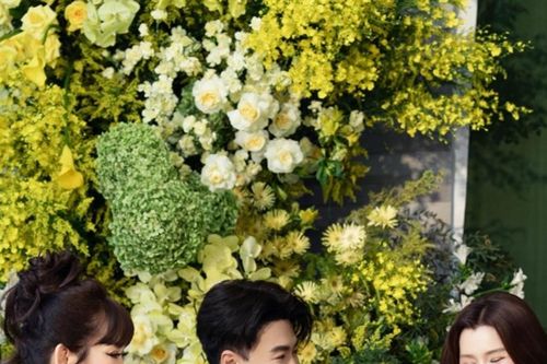Ca sĩ Akira Phan chia sẻ về mối quan hệ với ba con riêng của vợ sau đám hỏi