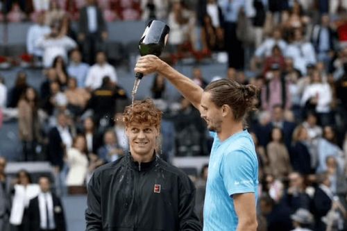 Sinner thống trị Madrid Open 2026: Zverev thua sốc sau 58 phút và lời thỉnh cầu khó tin