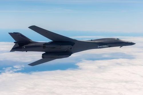 Không quân Mỹ lộ diện tên lửa siêu thanh AGM-183 ARRW trên máy bay B-1B Lancer