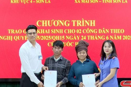 Hỗ trợ cấp giấy khai sinh cho 2 công dân tại xã Mai Sơn