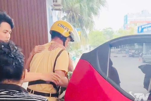 Mở đường đưa người bệnh suy thận đi cấp cứu kịp thời