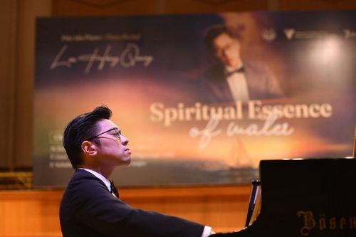 Nghệ sĩ piano Lưu Hồng Quang với 12 'bài thơ giao hưởng' Franz Liszt
