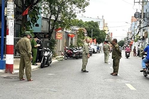 Nam thanh niên tử vong bất thường dưới sảnh tòa nhà cao tầng