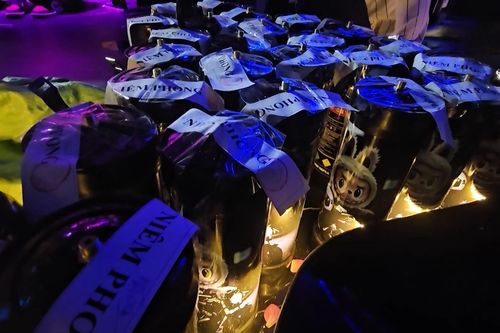 Triệt phá tụ điểm kinh doanh 'bóng cười' giữa Hà Nội