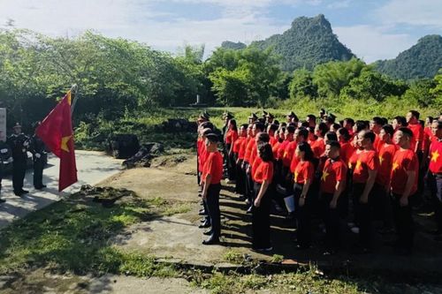 Đồn Biên phòng Đàm Thủy tham gia sinh hoạt dưới cờ, tuyên truyền pháp luật biên giới