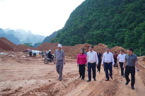 Bí thư Tỉnh ủy, Chủ tịch HĐND tỉnh Phan Thăng An kiểm tra tiến độ thi công Dự án Trường phổ thông nội trú Tiểu học và THCS Trường Hà
