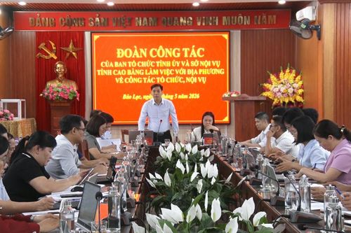 Đoàn công tác của tỉnh làm việc với 8 xã về công tác tổ chức, cán bộ