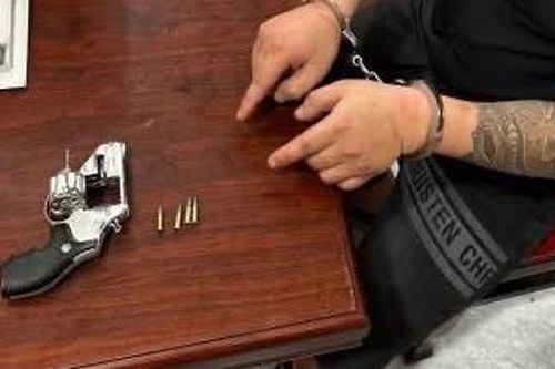 Công an TP.Đồng Nai: Tạm giữ hình sự 2 thanh niên mang súng đi... uống cà phê
