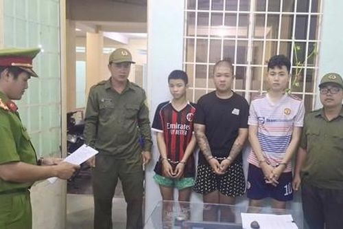 Bắt giam nhóm gây rối trật tự công cộng và cố ý gây thương tích