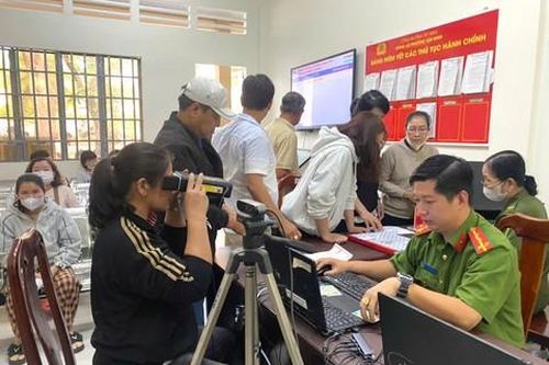 Nhiều hoạt động bảo đảm an ninh trật tự trong dịp lễ