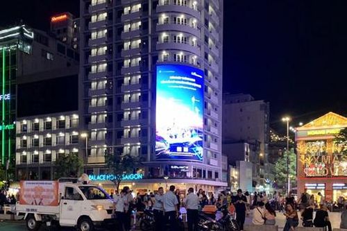 Quảng cáo đô thị từ góc nhìn văn hóa: Bài 1: Từ làm sạch không gian đến định hướng bản sắc đô thị