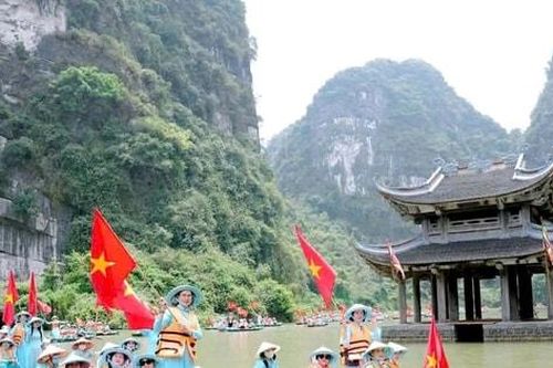 Du lịch Việt Nam bùng nổ mùa lễ: 12 triệu lượt khách, tăng trưởng bứt phá
