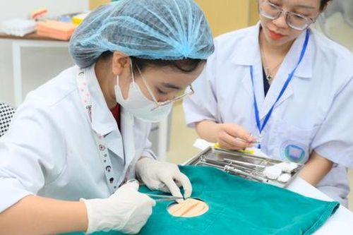 Đại học Y Hà Nội lý giải việc tăng chỉ tiêu Y khoa và đổi mới tổ hợp xét tuyển