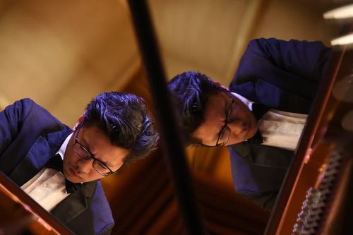 'Thần đồng piano' Lưu Hồng Quang trở lại với đêm độc tấu 'Thanh âm vượt tầng'