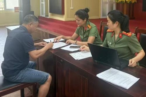 Triệu tập đối tượng vi phạm trên không gian mạng