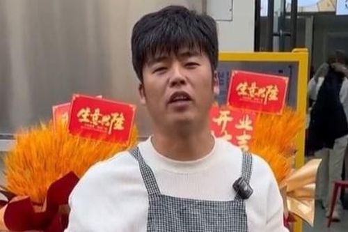 Anh bán bánh 'đổi đời' sau 1 đêm vì giống hệt Châu Kiệt Luân