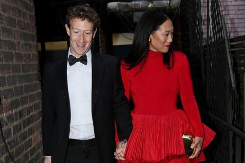 Mark Zuckerberg lần đầu dự Met Gala với vợ và đồng hồ hiếm thấy