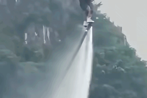 Tin mới vụ bay flyboard khiến du khách 'chìm' dưới hồ ở Ninh Bình