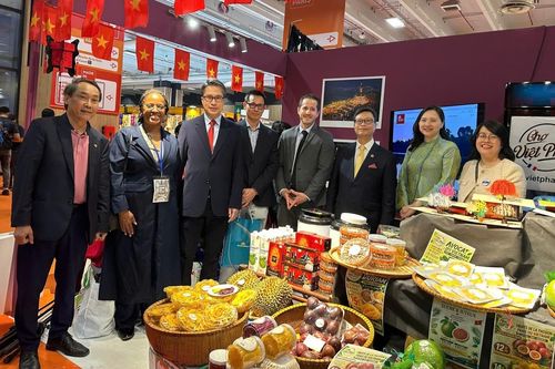 Khai trương Không gian Việt Nam tại Hội chợ quốc tế Paris