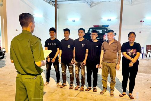 Triệt phá đường dây mua bán người dưới 16 tuổi núp bóng karaoke