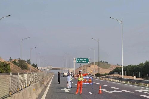 Tạm thời cấm một số đoạn trên tuyến cao tốc Vũng Áng - Cam Lộ