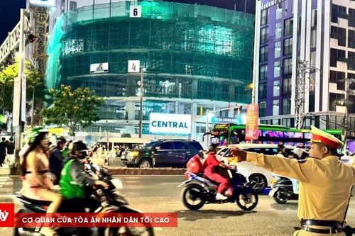 CSGT Đà Nẵng giữ nhịp giao thông giữa mùa du lịch cao điểm