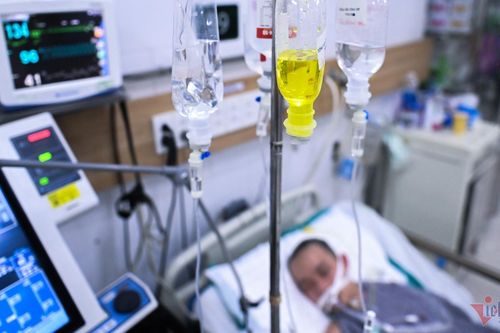 Bác sĩ vỡ òa trước kỳ tích xảy ra với nam thanh niên '9 phần tử vong'