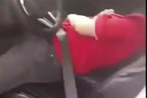 Điều tra vụ người đàn ông chết bất thường bên trong xe ô tô đang đỗ