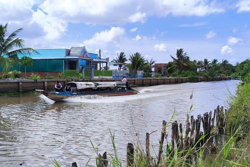 Chấn chỉnh an toàn đường thủy sau vụ lật thuyền chở du khách viếng Mẹ Đông Hải