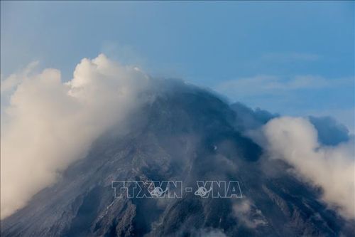 Philippines căng mình ứng phó tro bụi núi lửa Mayon