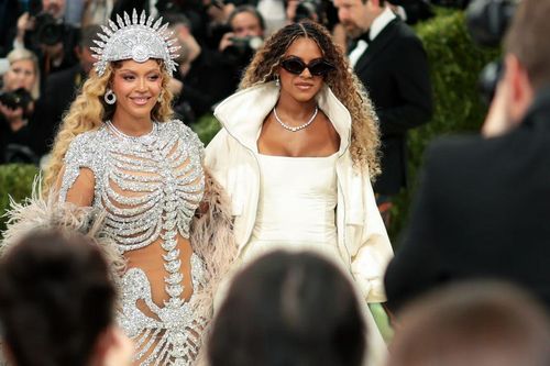 Beyoncé tái xuất Met Gala sau 10 năm, đẳng cấp 'nữ hoàng' khó ai thay thế