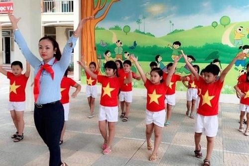 Trao 45 'Cánh én hồng' 2026: Giáo viên nữ chiếm 68,5%, giữ vai trò nòng cốt trong công tác Đội