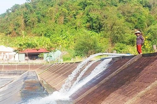 23.000m³ nước ngọt đã được vận chuyển ra xã đảo Tiên Hải