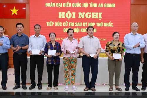 Đoàn Đại biểu Quốc hội tỉnh An Giang (đơn vị số 5) tiếp xúc cử tri xã Hòn Đất