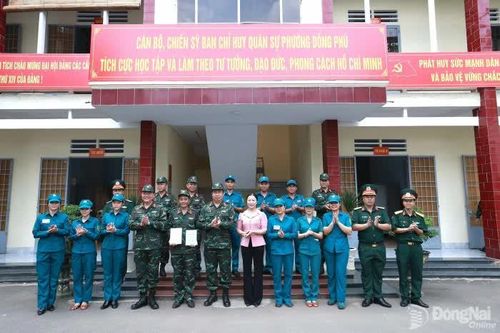 Trung tướng Lê Xuân Thế kiểm tra, động viên cán bộ, chiến sĩ các đơn vị đóng tại thành phố Đồng Nai
