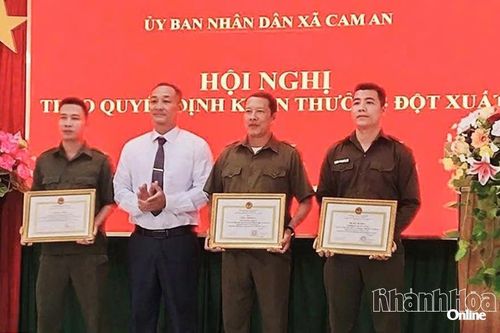 Xã Cam An khen thưởng 3 thành viên lực lượng tham gia bảo vệ an ninh trật tự ở cơ sở