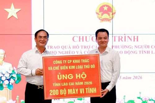 Lào Cai tiếp nhận 200 máy tính và 1.000 suất quà an sinh xã hội