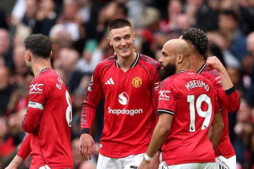 Manchester United trở lại Champions League: Cú hích 200 triệu bảng và tương lai Michael Carrick
