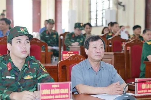 Phó Bí thư Thường trực Tỉnh ủy Bùi Văn Quang kiểm tra luyện tập diễn tập tác chiến xã Đồng Lương