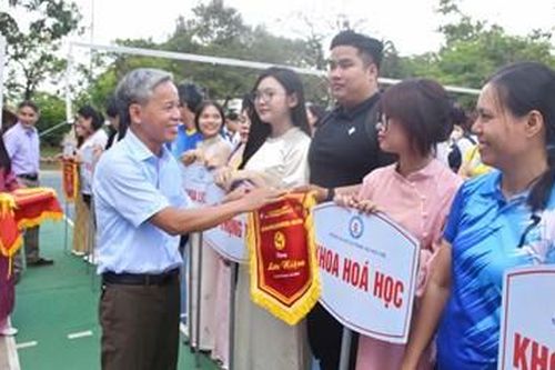 14 đội tham gia Giải bóng chuyền truyền thống Trường Đại học Sư phạm, Đại học Huế