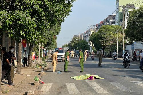 Người đàn ông 60 tuổi tử vong trên đường, công an TP.HCM vào cuộc điều tra