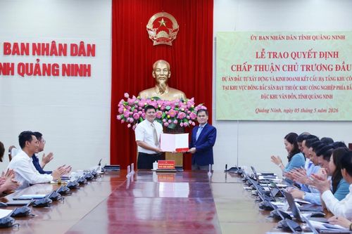 Quảng Ninh trao quyết định đầu tư KCN Đông Bắc sân bay Vân Đồn hơn 2.500 tỷ đồng